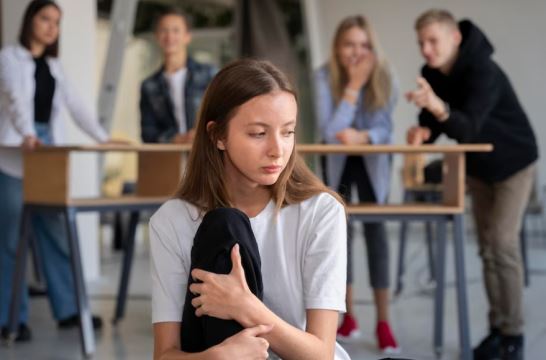 Московских учителей обучат методам профилактики травли